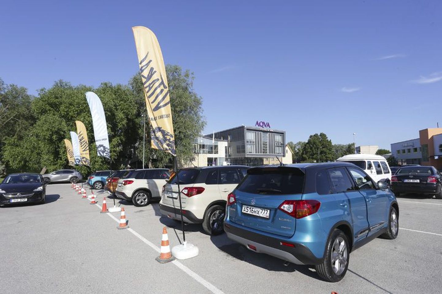 Rakveret läbis sel nädalal hulk uusi Suzuki Vitaraid, millega olid teel Moskvast Tallinna ja tagasi Venemaa autoajakirjanikud.
