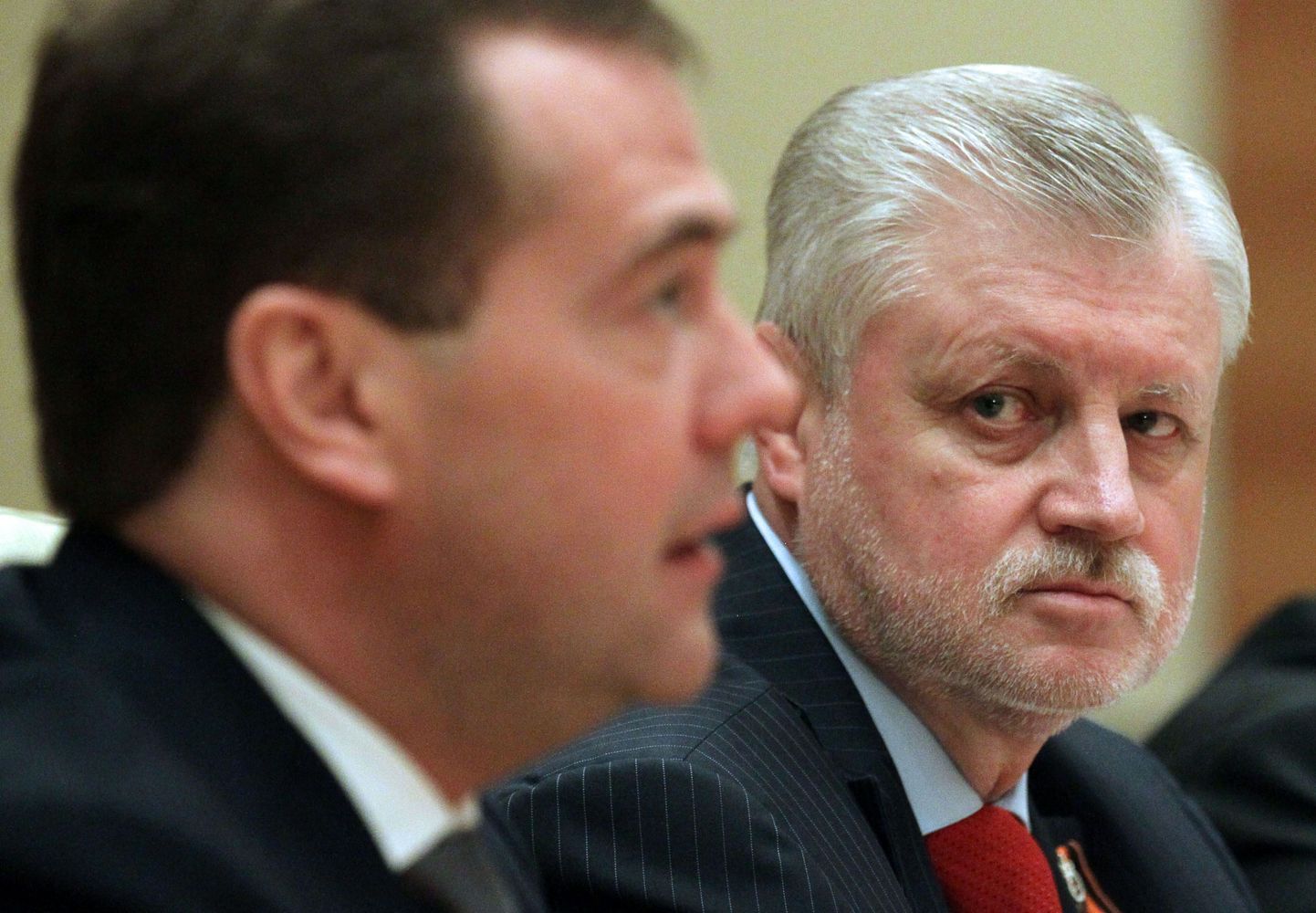 Õiglase Venemaa liider Sergei Mironov (paremal) ja vastne peaminister Dmitri Medvedev.