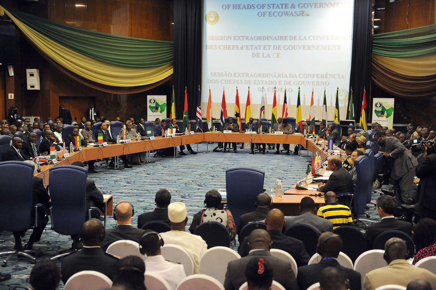 Lääne-Aafrika liidrid arutasid Mali sõjaplaani Nigeeria pealinnas Abujas.