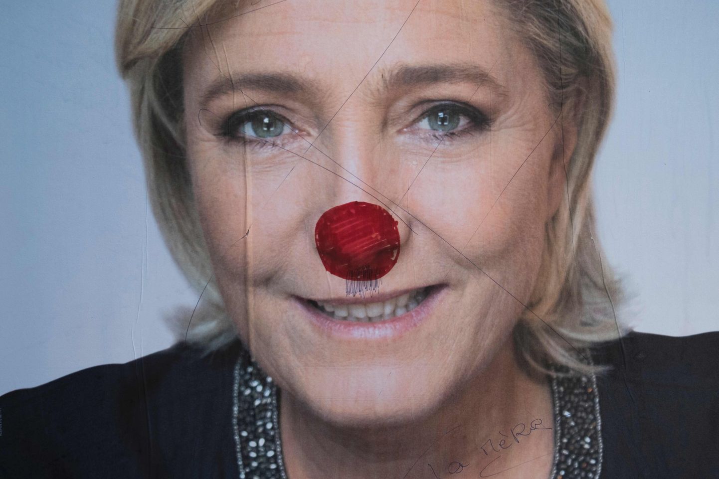 Soditud Marine Le Peni pilt.