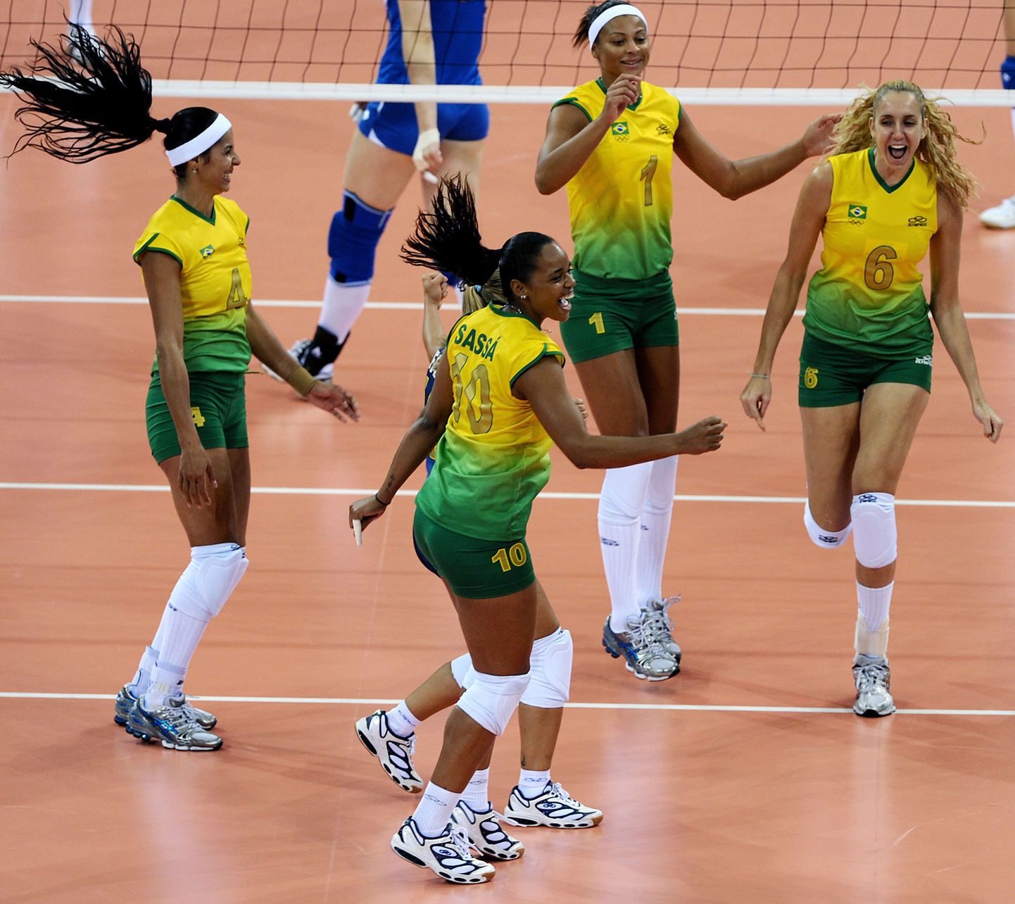 Brasiilia naiskond rõõmustamas võidu üle.