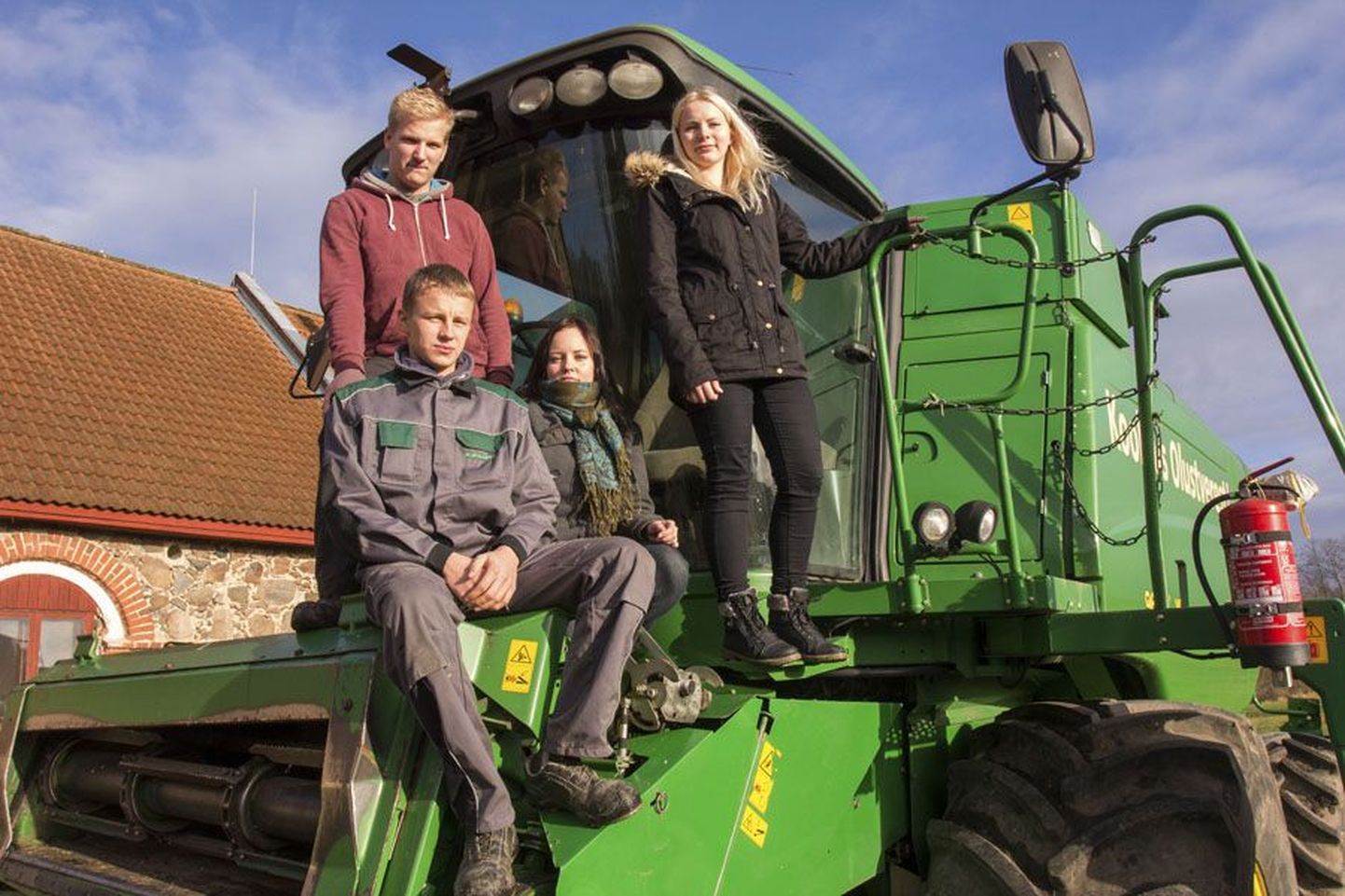 Olustvere põllumajanduskooli õpilased (vasakult) Mihkel Merila, Keit Uusen, Kaire Kivi ja Laura Luur naasid Luksemburgis peetud agroolümpialt koju 12. kohaga.