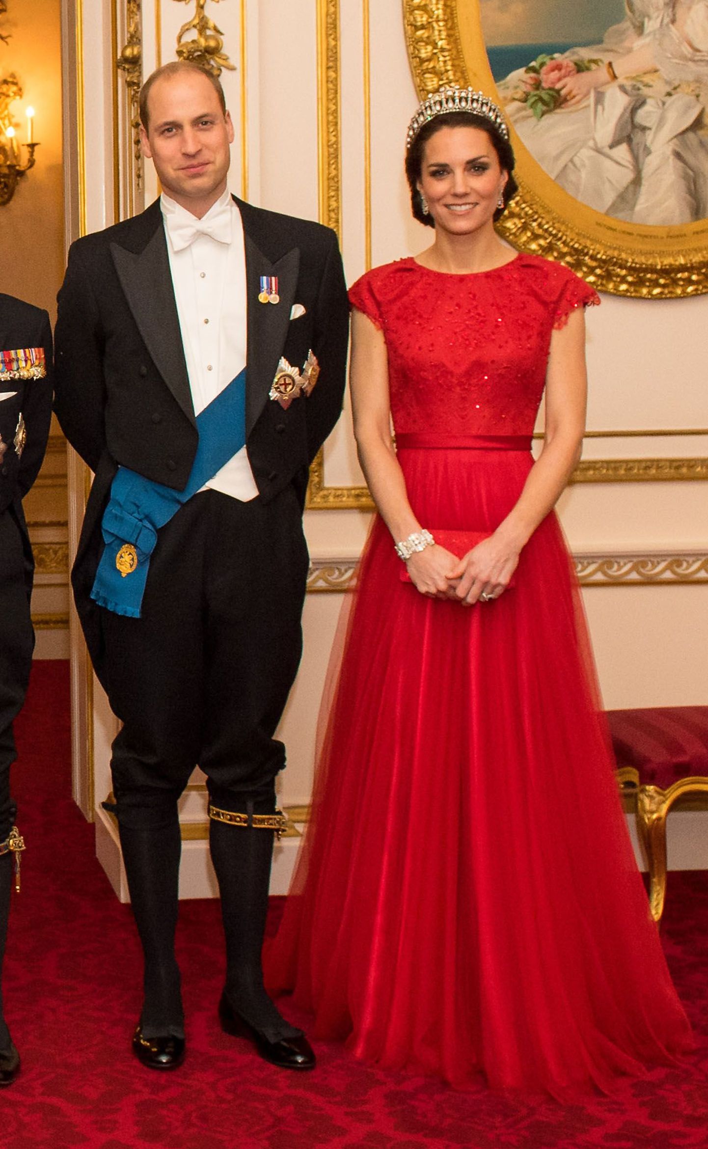 ALTERNATE CROP
The Duke and Duchess of Cambridge arrive for the annual evening reception for members of the Diplomatic Corps at Buckingham Palace, London.