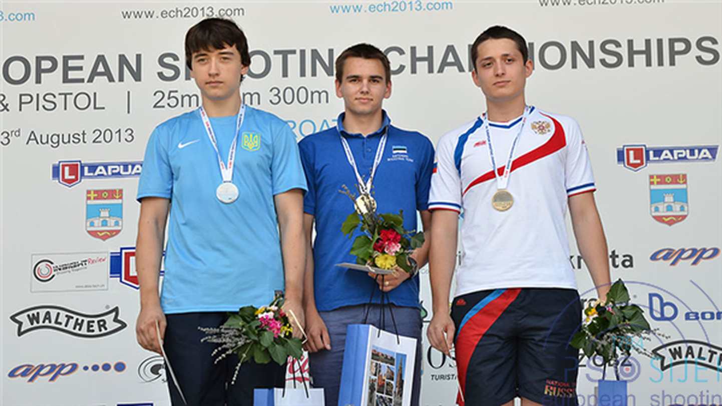 Peeter Olesk (keskel) tuli Euroopa meistriks.