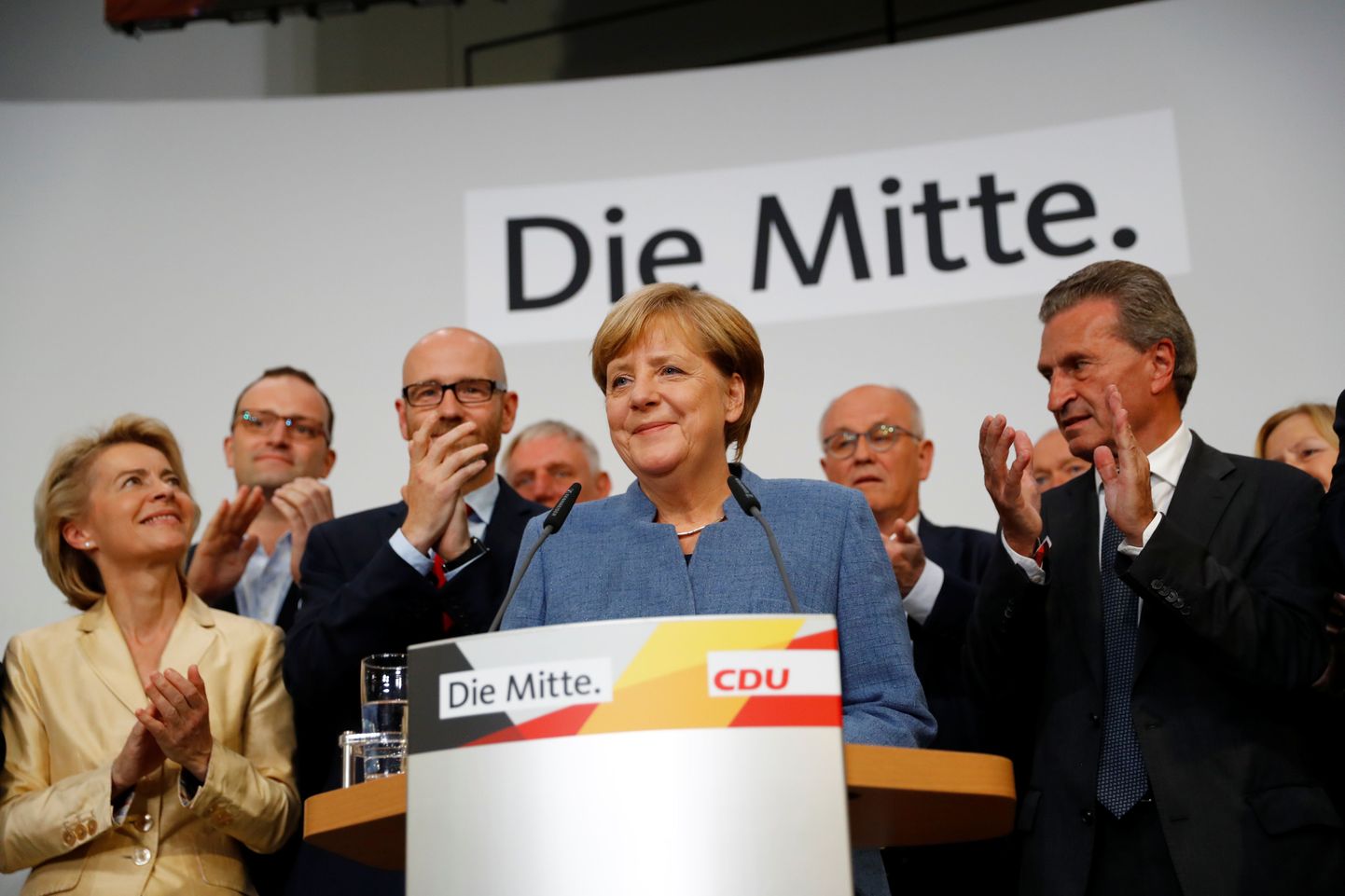 Angela Merkeli näolt peegeldub rahulolu -  neljas ametiaeg on kindlustatud.