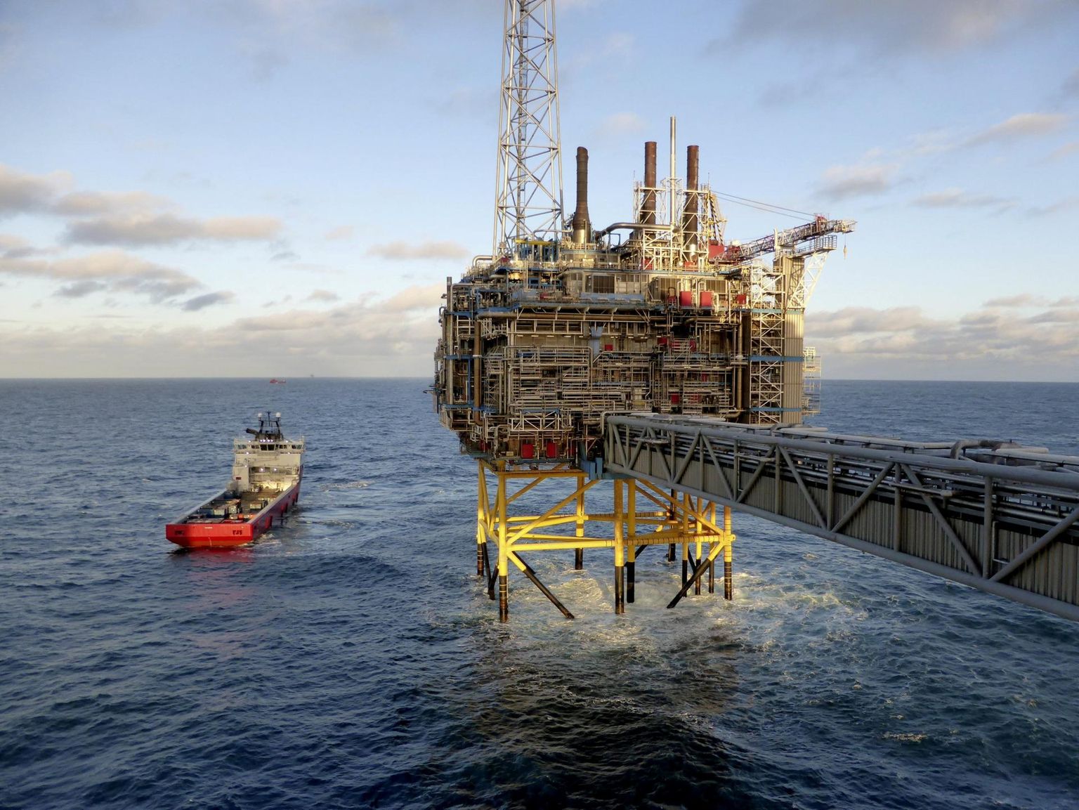 Nafta- ja maagaasikontserni Statoil maagaasi töötlemise ja CO2 eemaldamise platvorm Sleipner T Stavangeri lähedal. Norrast on praktiliselt võimatu maagaasi Eestisse saata.
