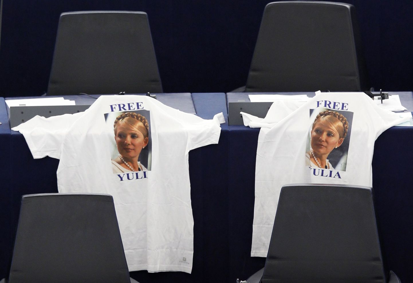 T-särgid Julia Tõmošenko toetuseks möödunud kuul Euroopa Parlamendis.