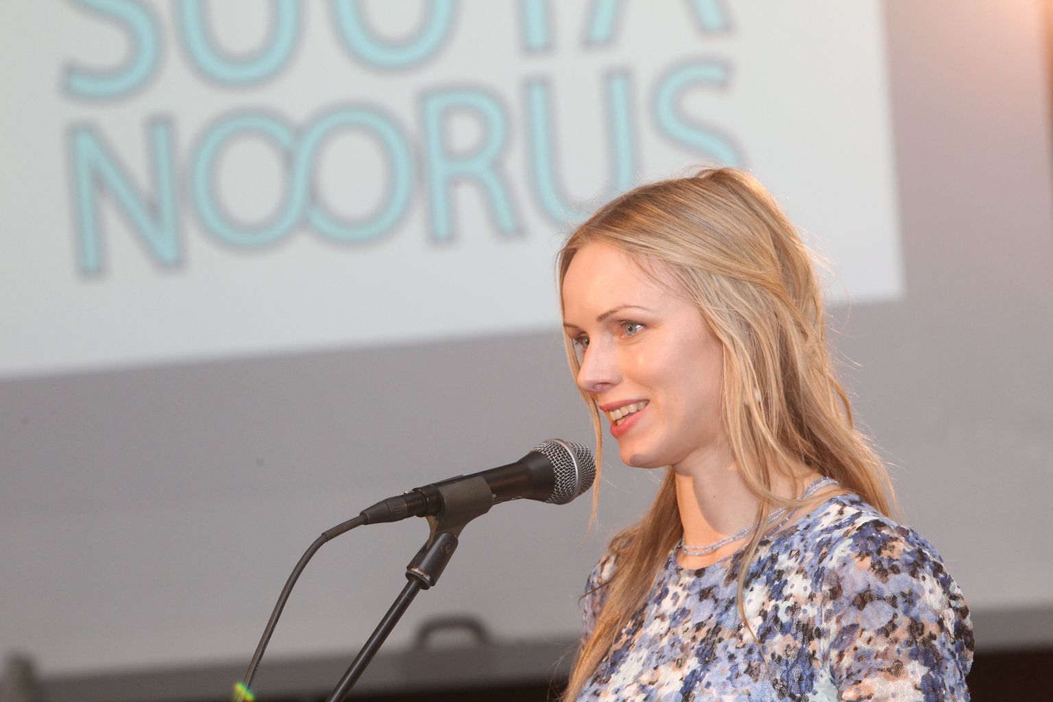 Kristiina Ehin kirjandusfestivali Prima Vista avamisel.