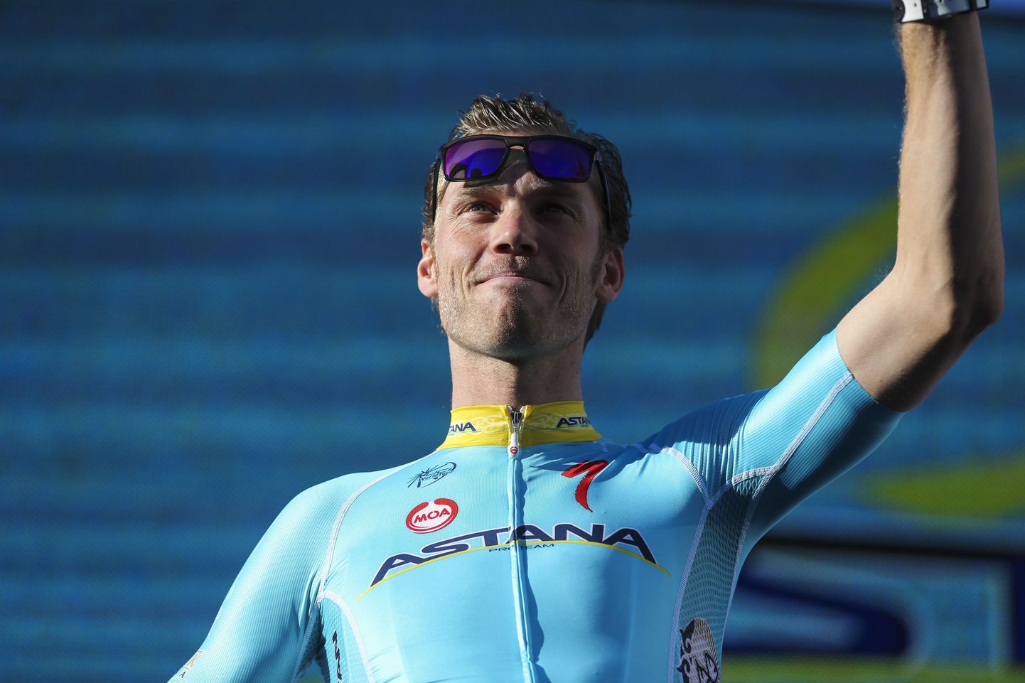 Lars Boom of Belgium waves during the teams presentation ahead of the 2015 Tour Down Under cycling competition in Adelaide on January 17, 2015.  The Tour Down Under will be held between January 18 to 25.  AFP PHOTO / MARK GUNTER  
-- IMAGE STRICTLY RESTRICTED TO EDITORIAL USE - STRICTLY NO COMMERCIAL USE --