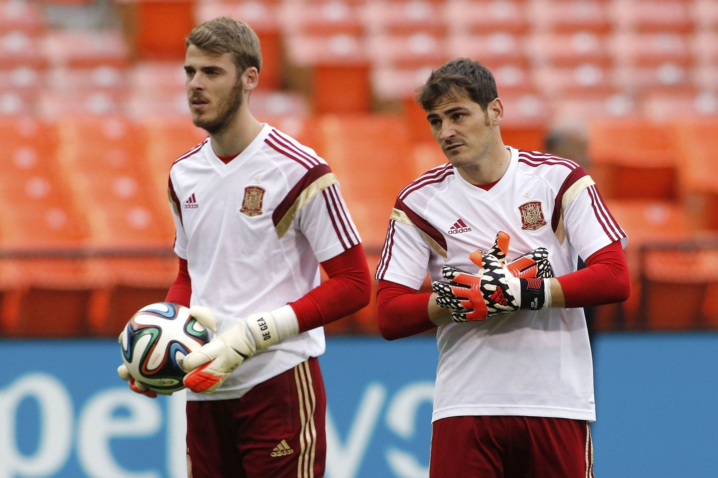 Hispaania koondise väravavahid David de Gea (vasakul) ja Iker Casillas.