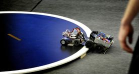 Video: robotite sumo on kiire ja brutaalne
