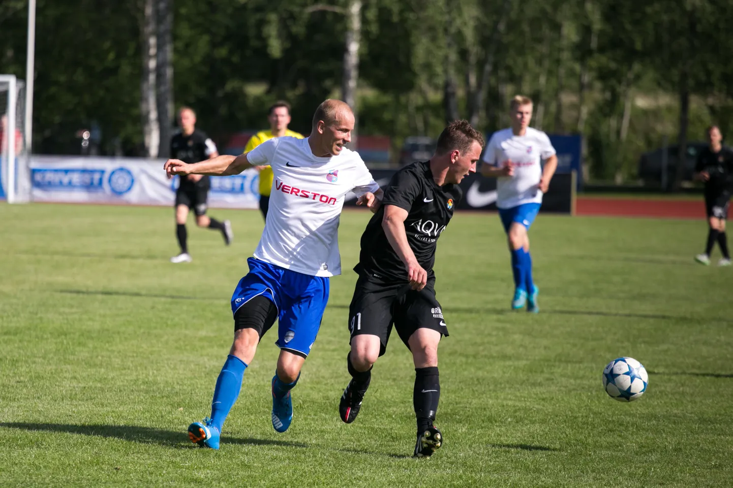 Jalgpall, Paide Linnameeskond mängimas Rakvere Tarvasega. Loo juures on foto illustratiivselt.