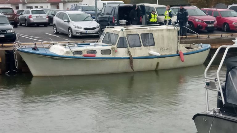 Моторная лодка, на которой обнаружены тела мужчин.
