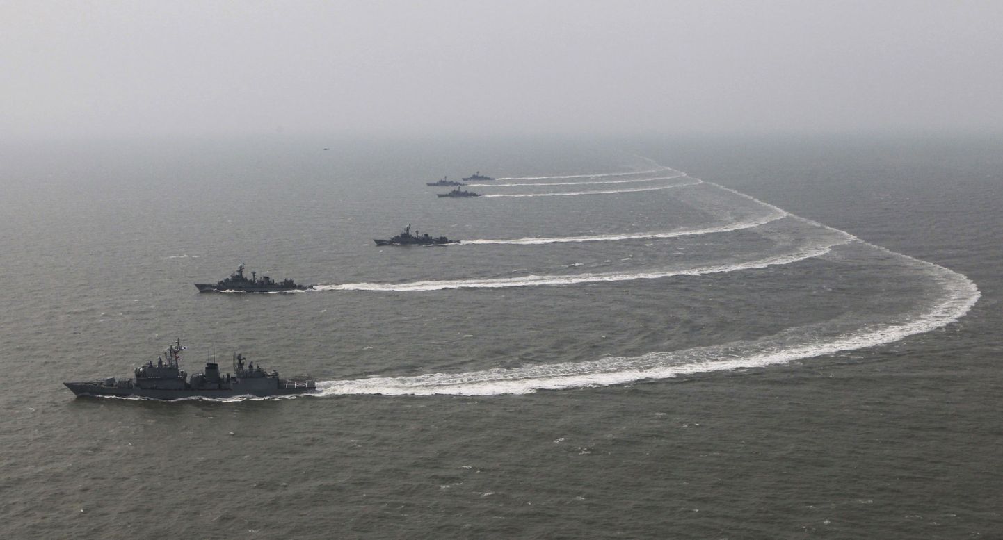 Lõuna-Korea sõjalaevad Yeonpyeongi saarel lähistel Kollasel merel. Foto on tehtud märtsis 2011.