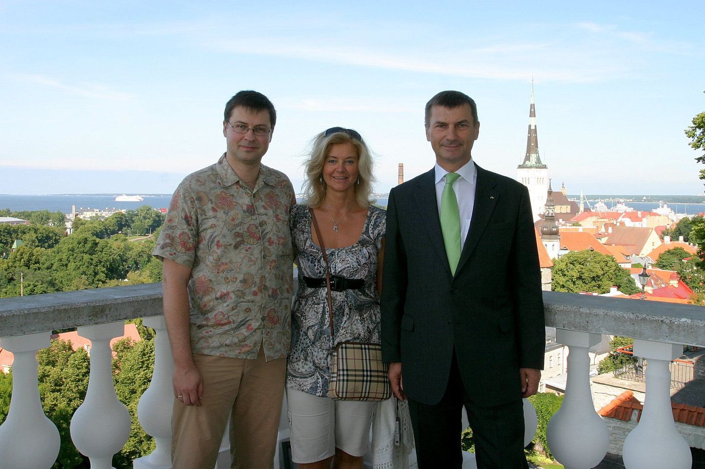 Läti peaminister Valdis Dombrovskis abikaasaga ning Eesti peaminister Andrus Ansip.