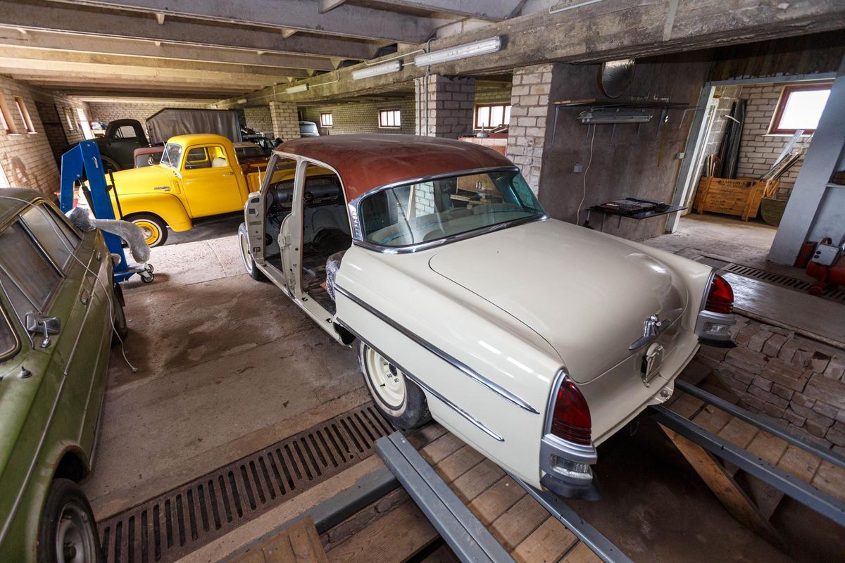 Lincoln Capri aastast 1954 näeb tagant välja nagu meie mail tuttavam vana Volga ehk GAZ-21.