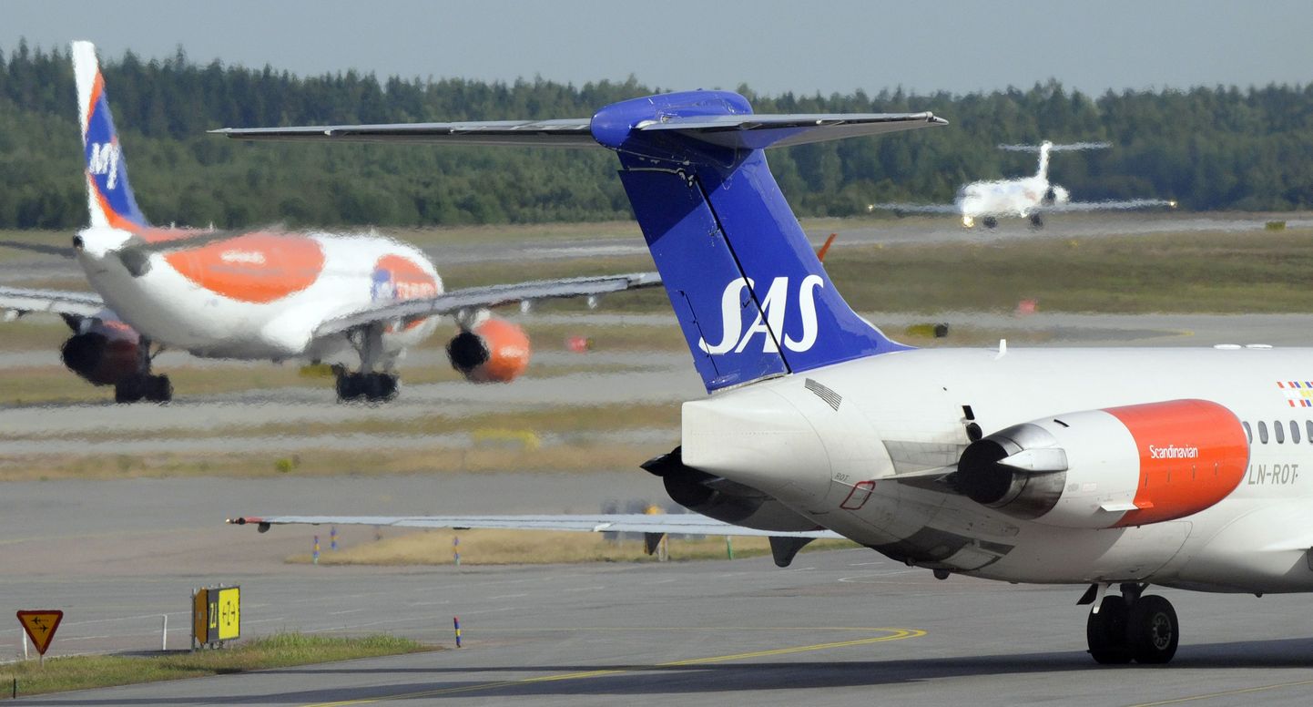 SASi logoga lennukid Arlanda lennuväljal.