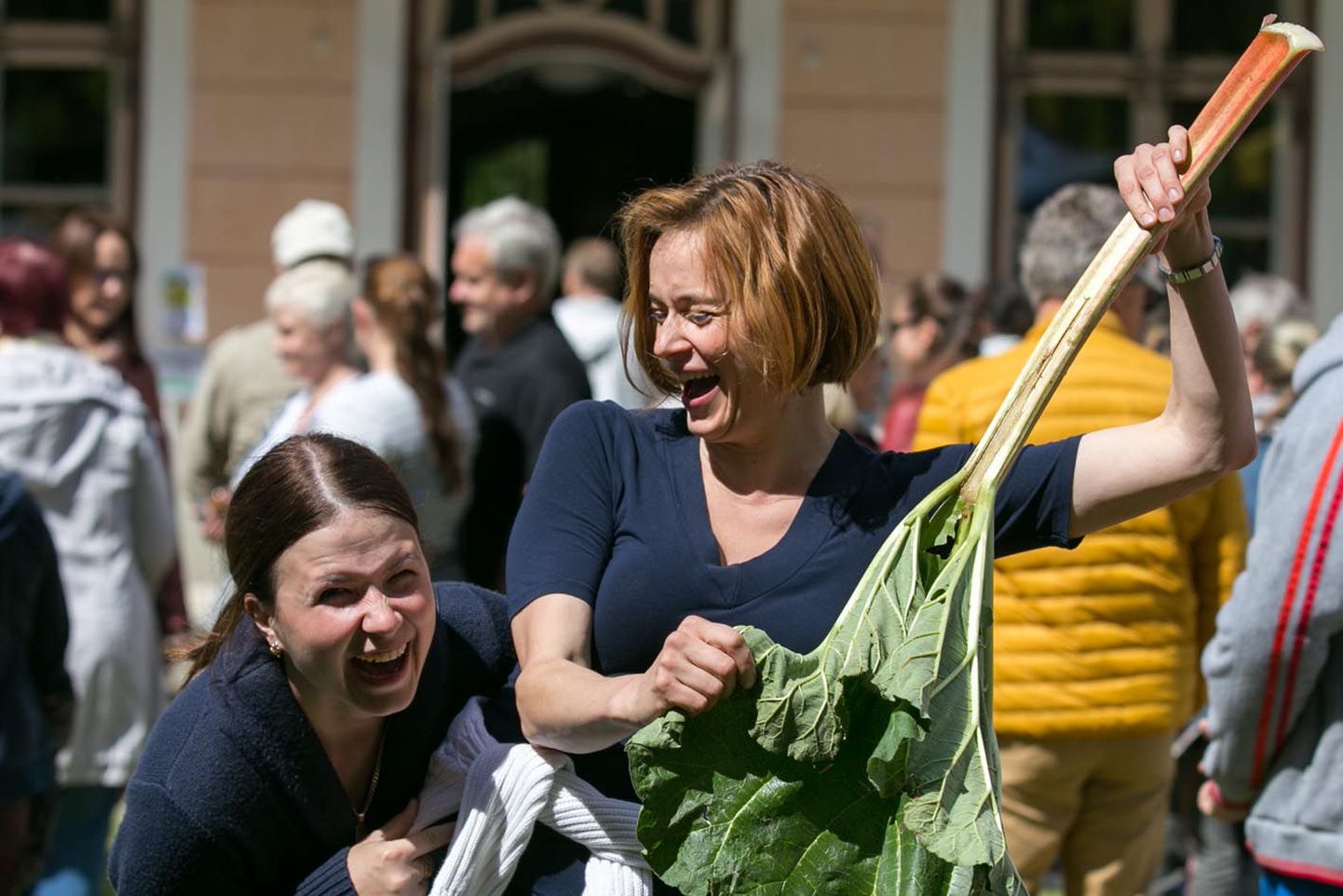 Riina Pihl (vasakul) ja Kristiina Herodes said esimesest rabarberifestivalist hea emotsiooni, mille pealt jätkata ka järgmisel kevadel.