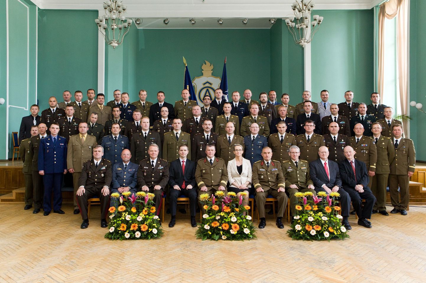 Balti Kaitsekolledži lõpetas 51 ohvitseri .