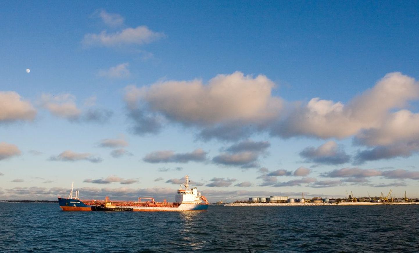 Танкер Weserstern в Коплиском заливе. Фото иллюстративное.