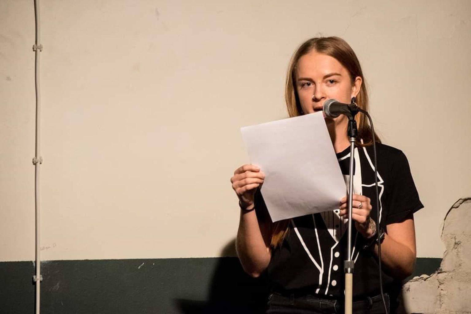 Kelli Kiipus "Luuleprõmmu" poolfinaalis 2020. aastal.