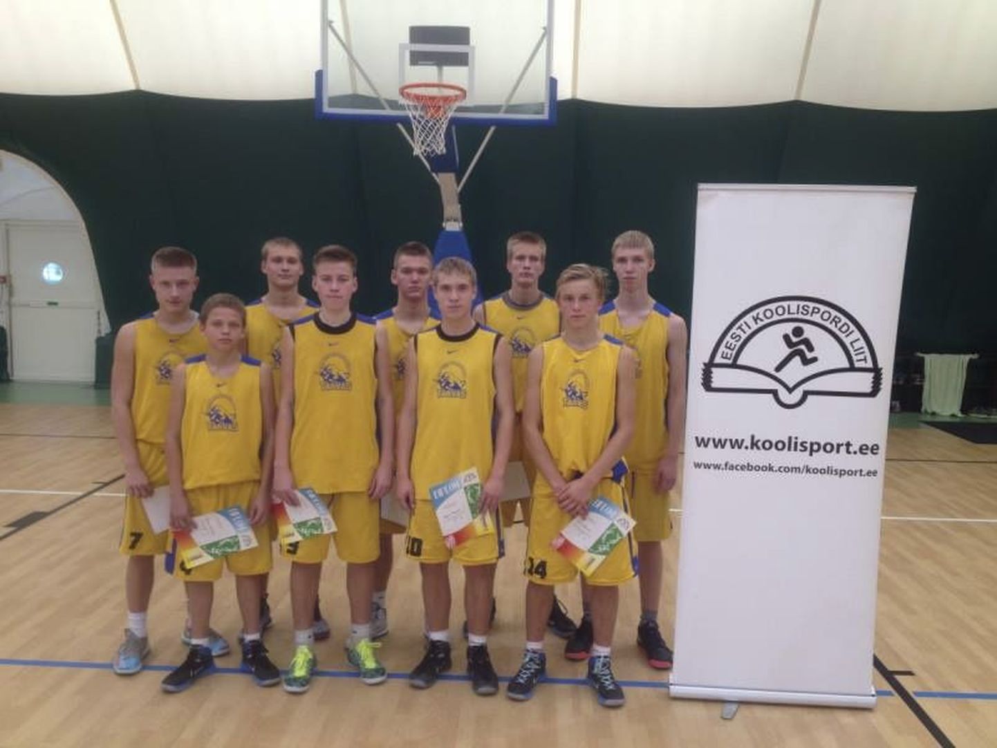 Haljala gümnaasiumi võistkond võitis koolide korvpalli maailmameistrivõistluste katsevõistlused