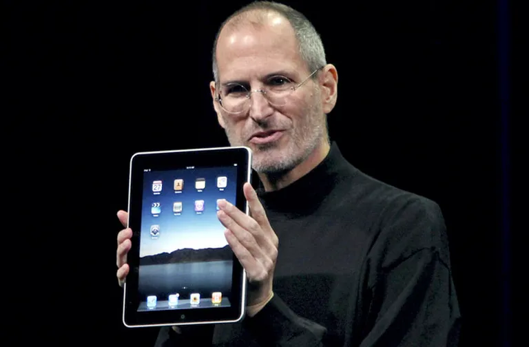 Stīvs Džobss 2010.gada janvārī prezentē iPad