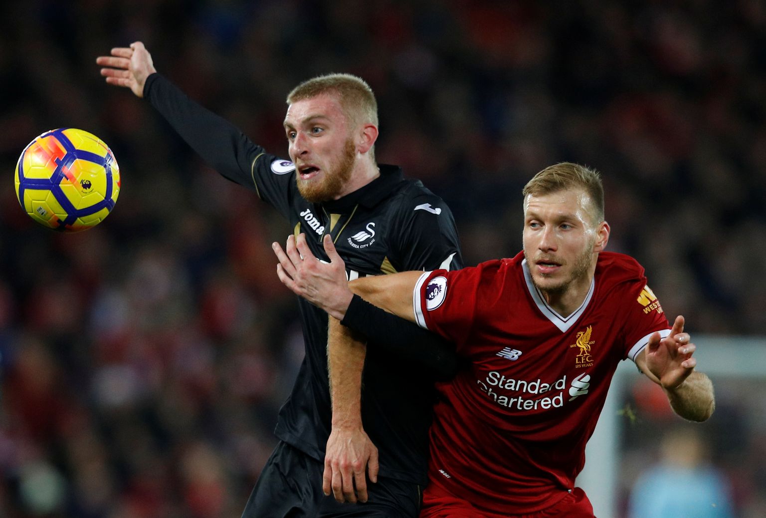 Ragnar Klavan (punases).