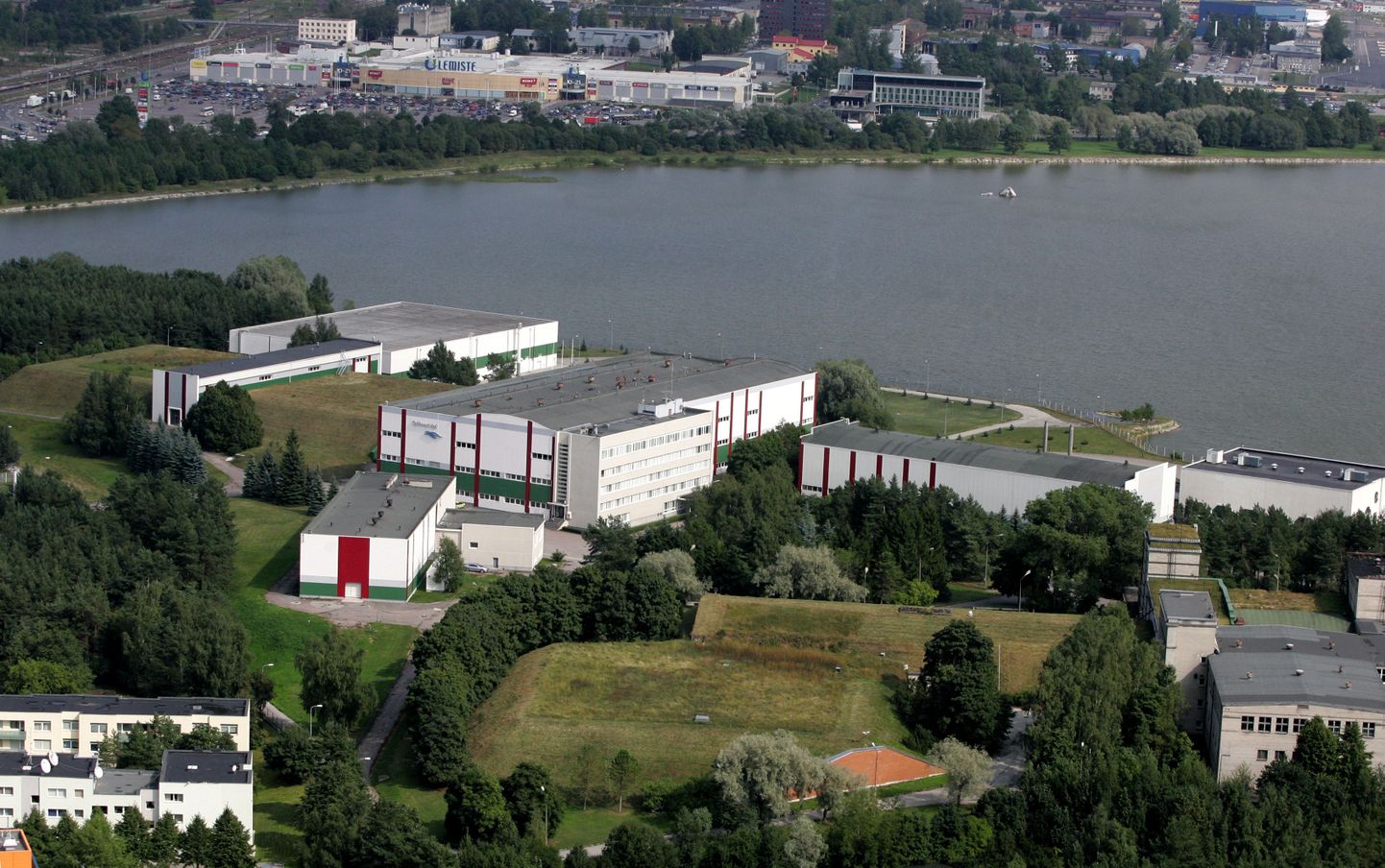 Ülemiste järv ja Tallinna veepuhastusjaam.
