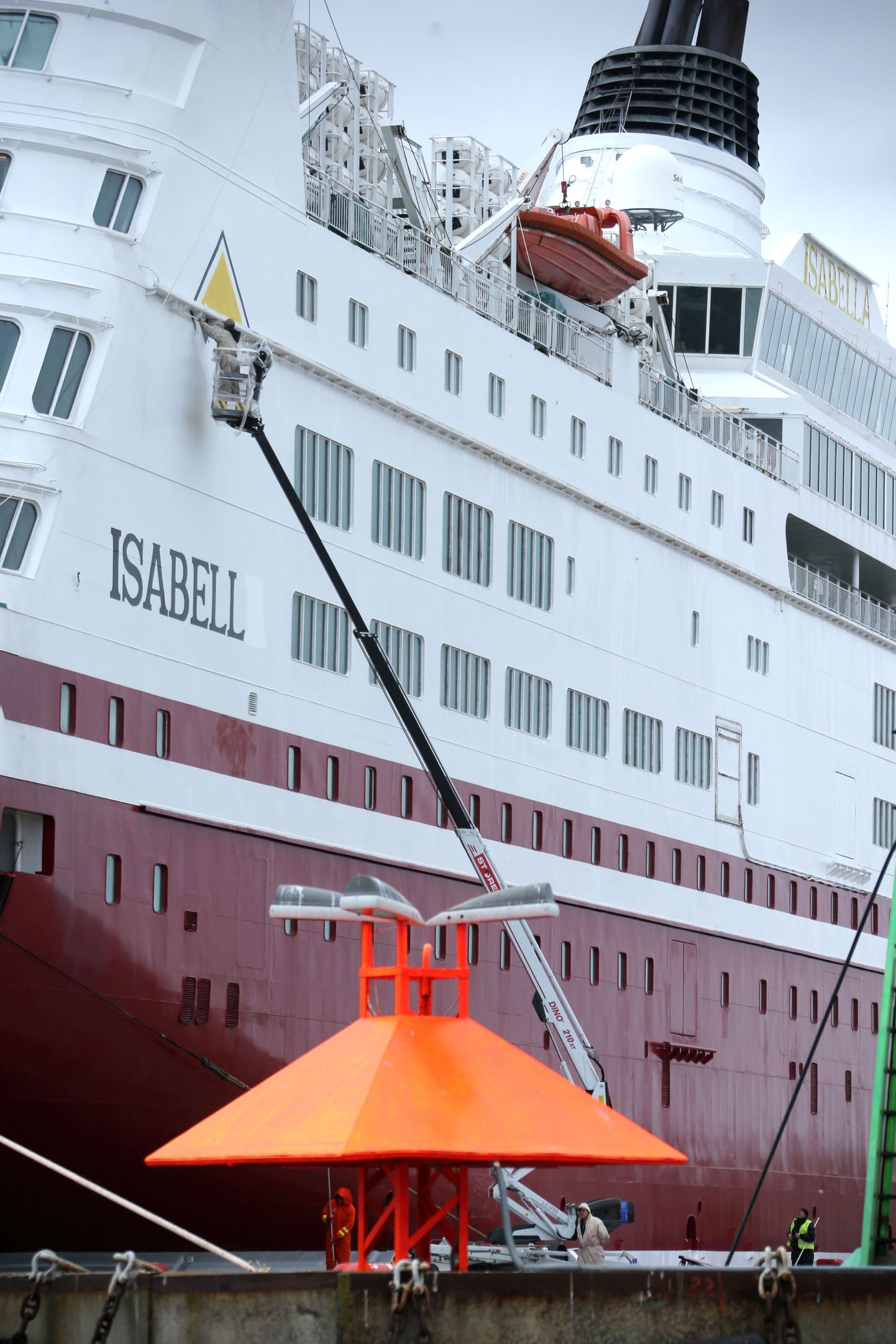 Tallink Silja ostis ära Viking Line laeva Isabella, millest sai reisilaev Isabelle.