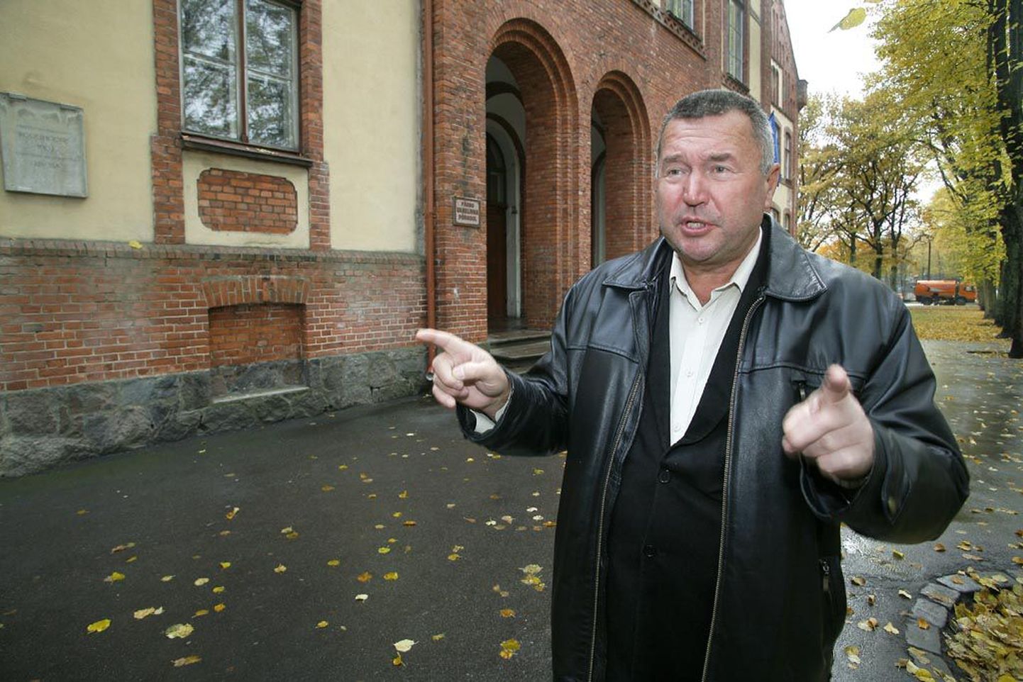 Pärnu Vanalinna põhikooli direktor Jaan Viertek on juba mitu aastat oodanud ajaloolise koolimaja renoveerimist.