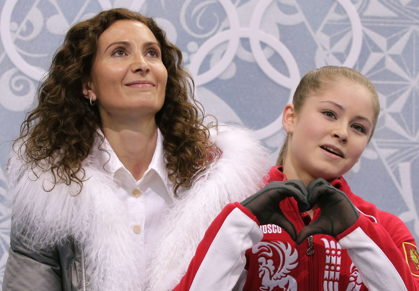 Юлия Липницкая с тренером Этери Тутберидзе.