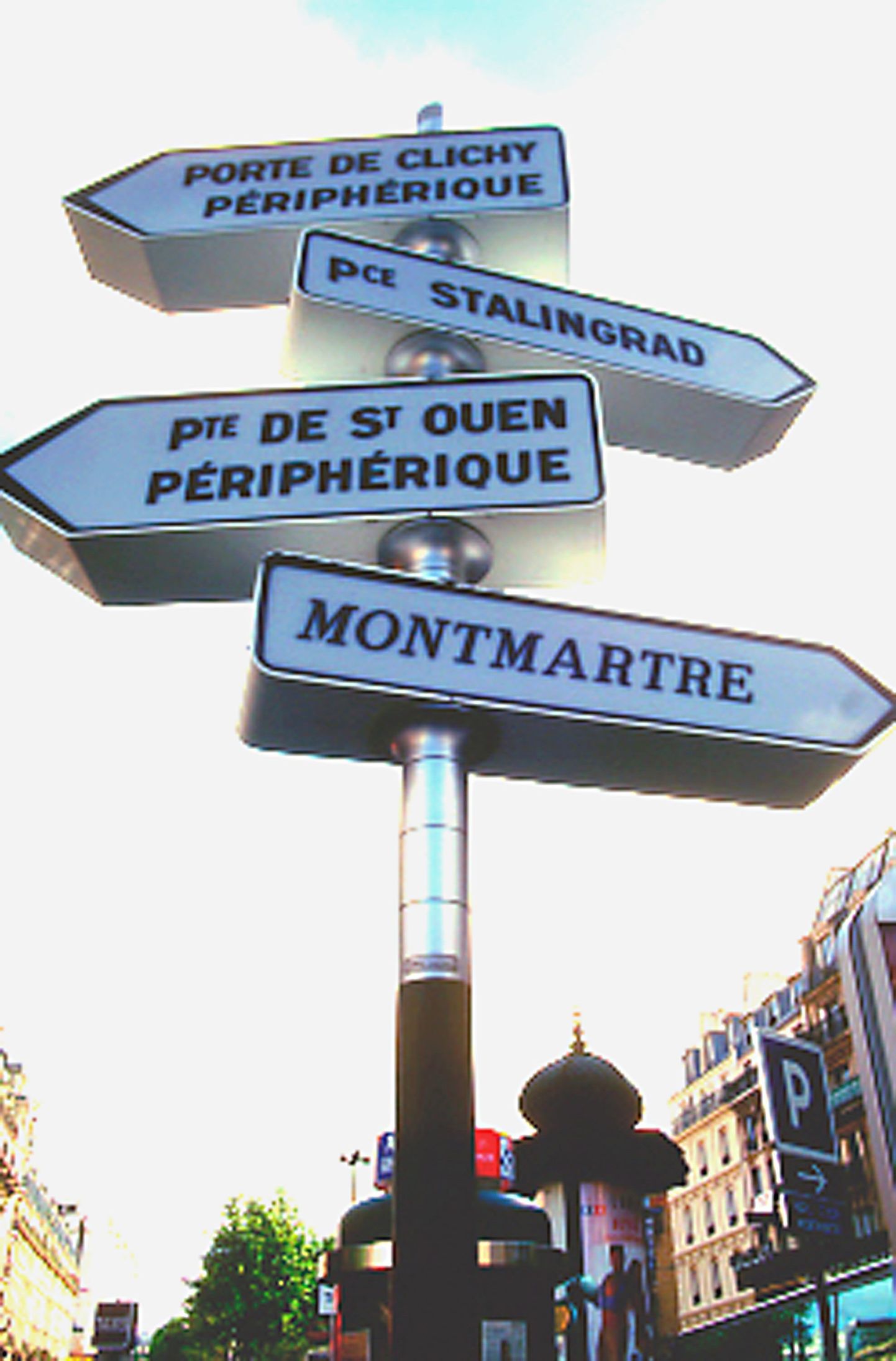 Уличный указатель в Париже.