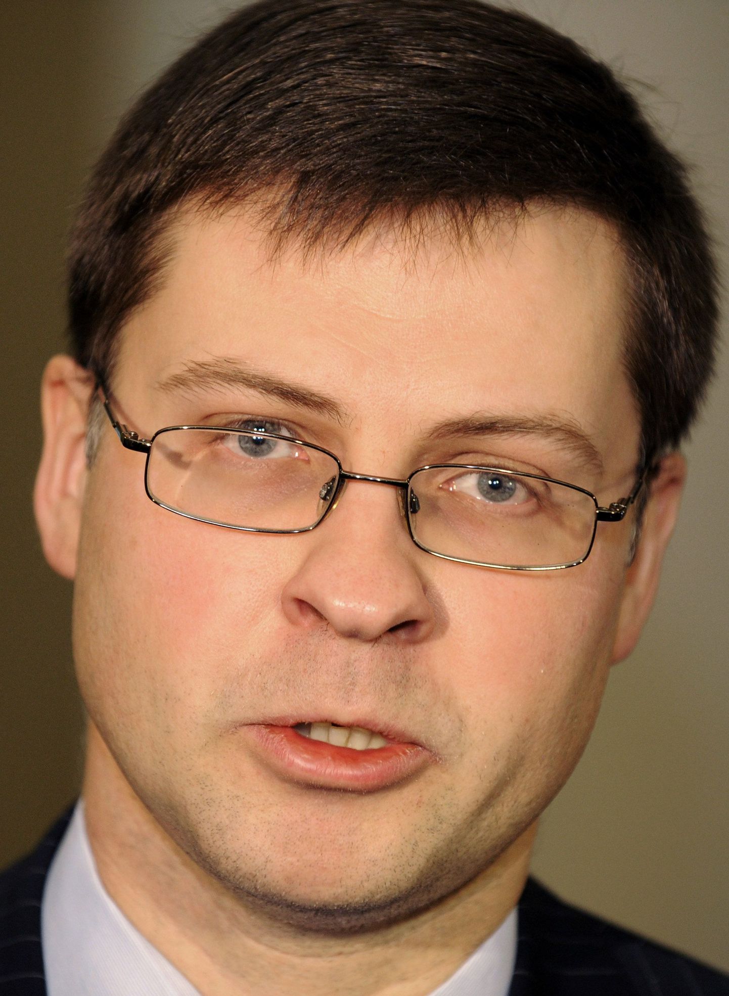 Läti vastne peaminister Valdis Dombrovskis peab Läti kriisist välja tooma.