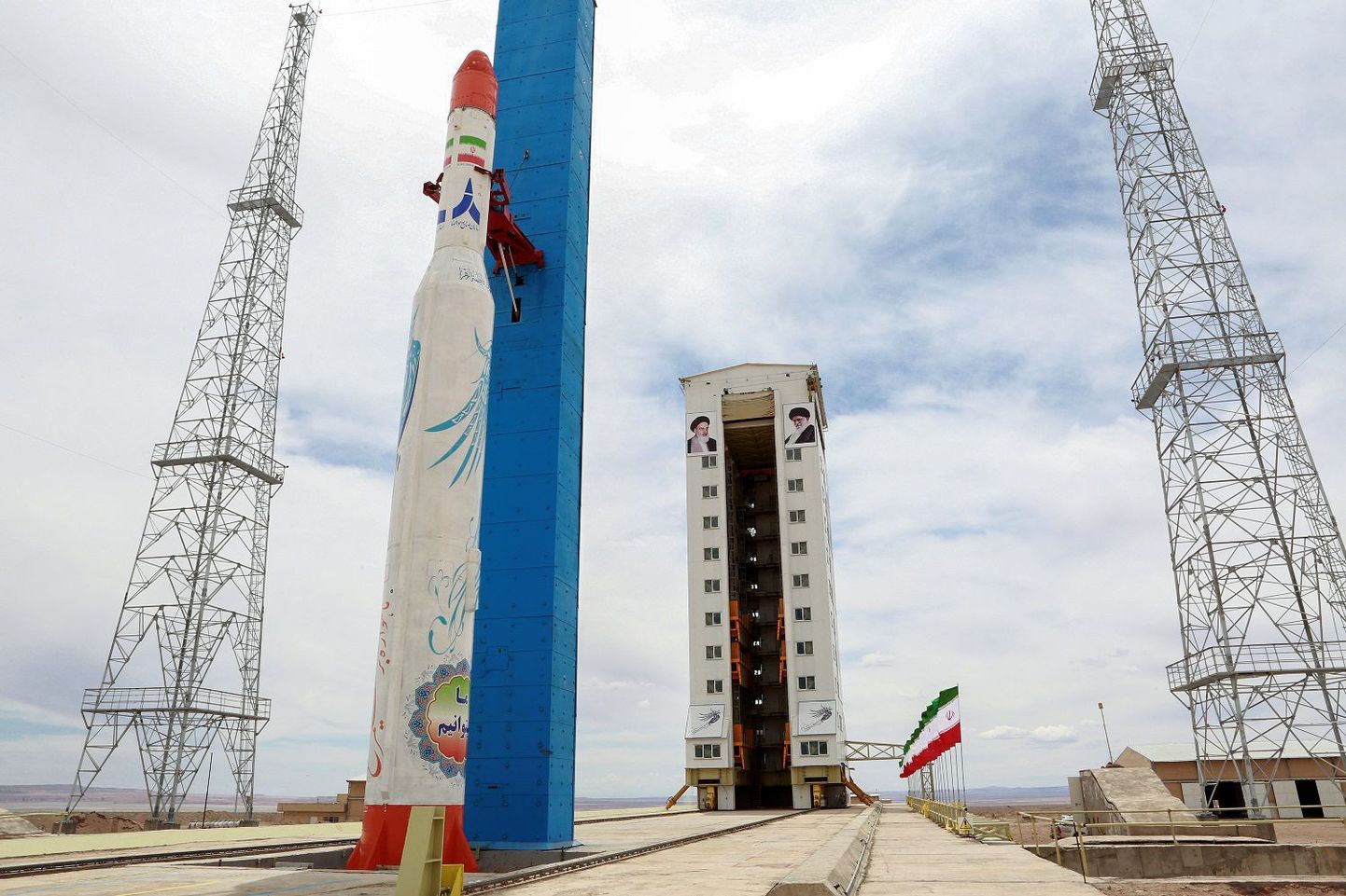 Iraani kaitseministeeriumi juulikuus avaldatud foto raketist Simorgh (Phoenix).