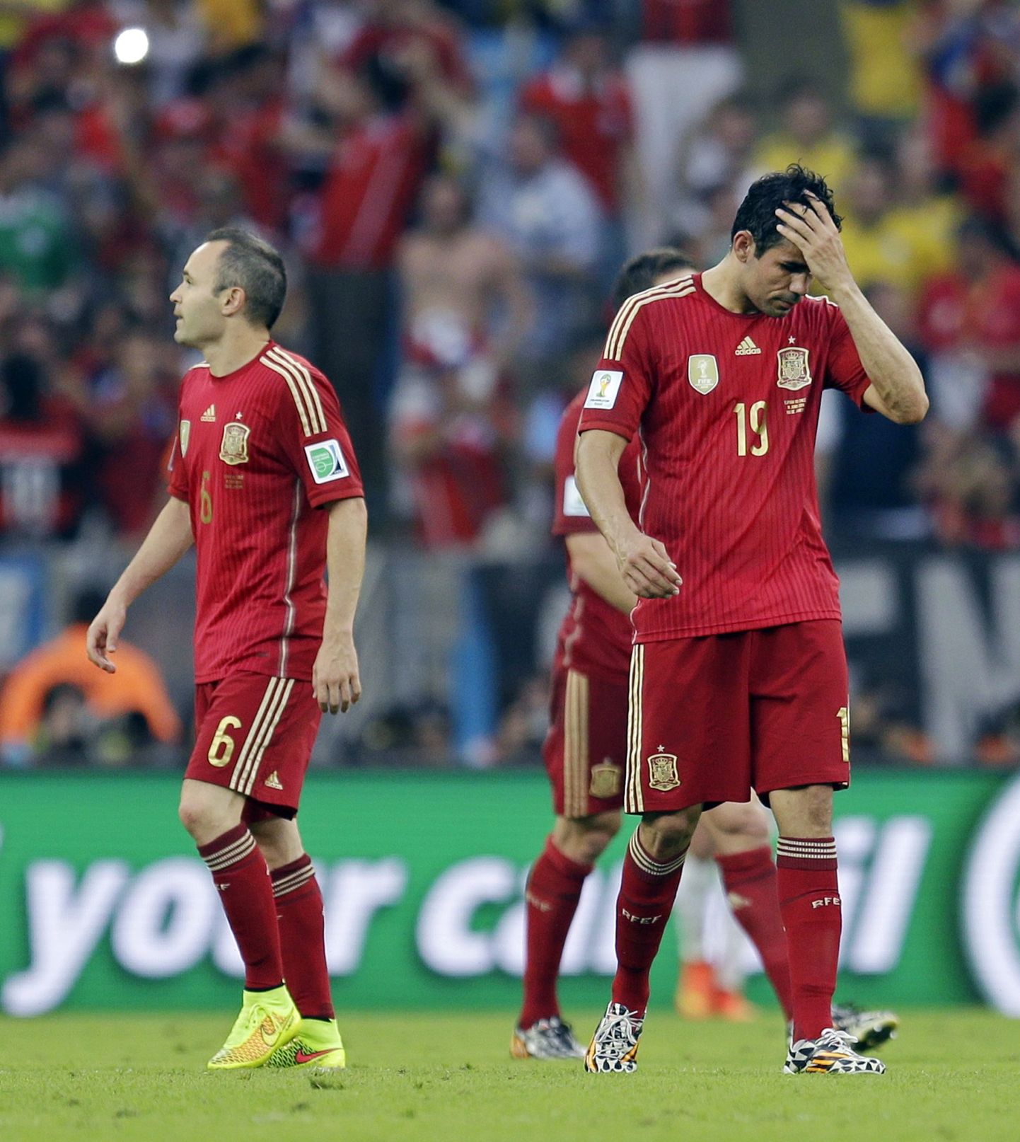 Cборная Испании после поражения в матче с командой Чили (0:2).