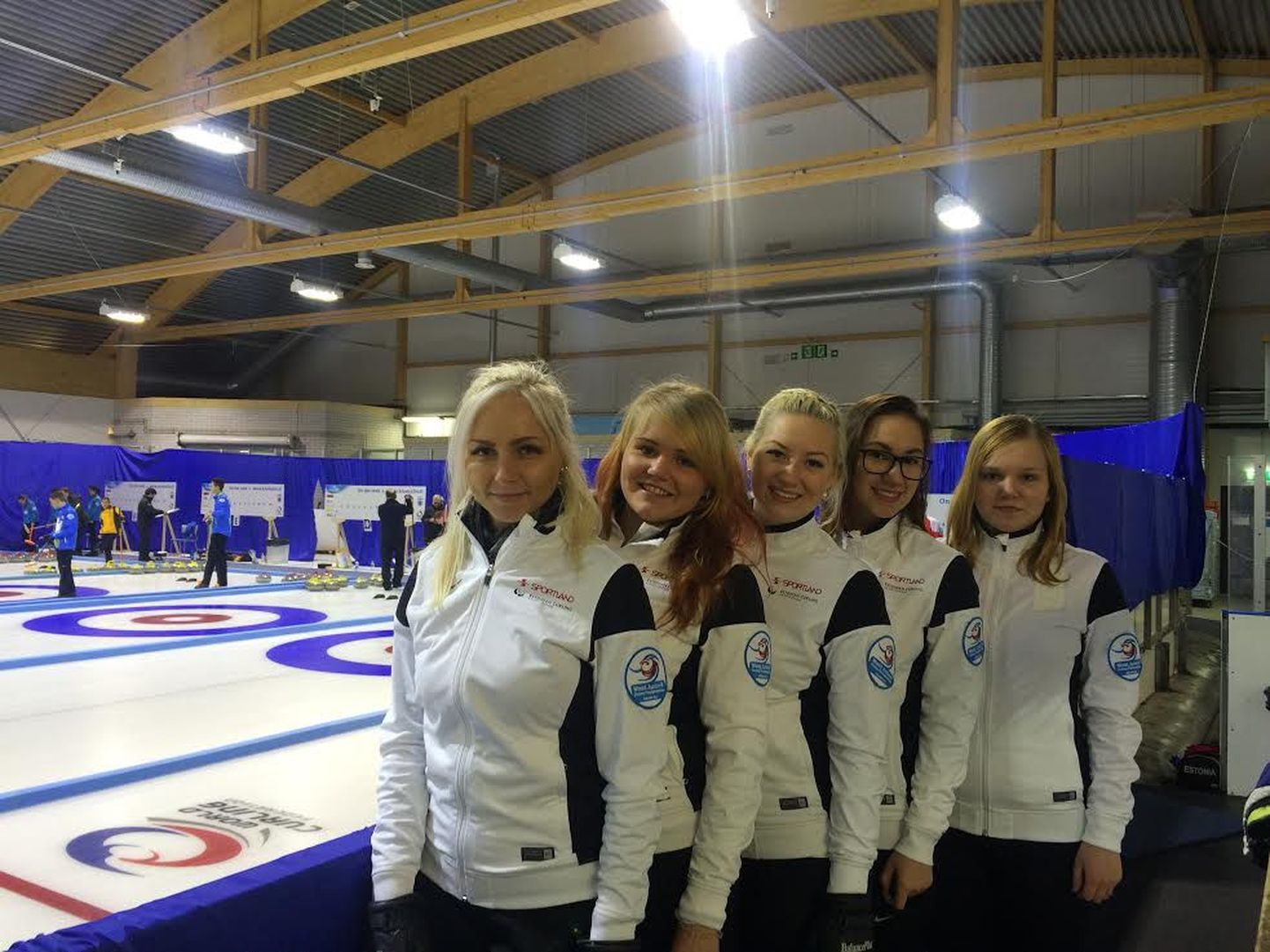 Женская юниорская сборная Эстонии по керлингу.