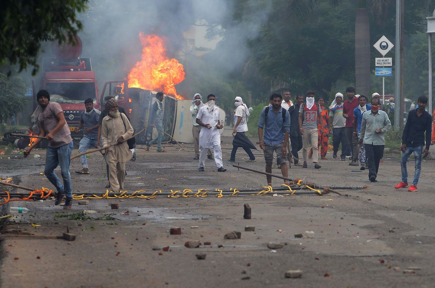 Ram Rahim Singhi toetajad vägivaldsetes kokkupõrgetes politseinikega.