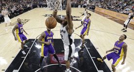 Spurs tuuseldas NBAs Lakersit, Knicks alistas Bullsi