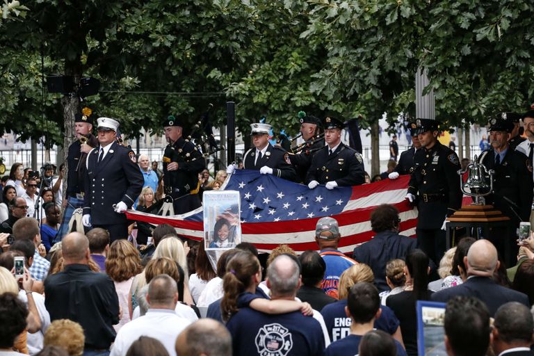 9/11 päästetöödes hukkunud tuletõrjujate mälestamine