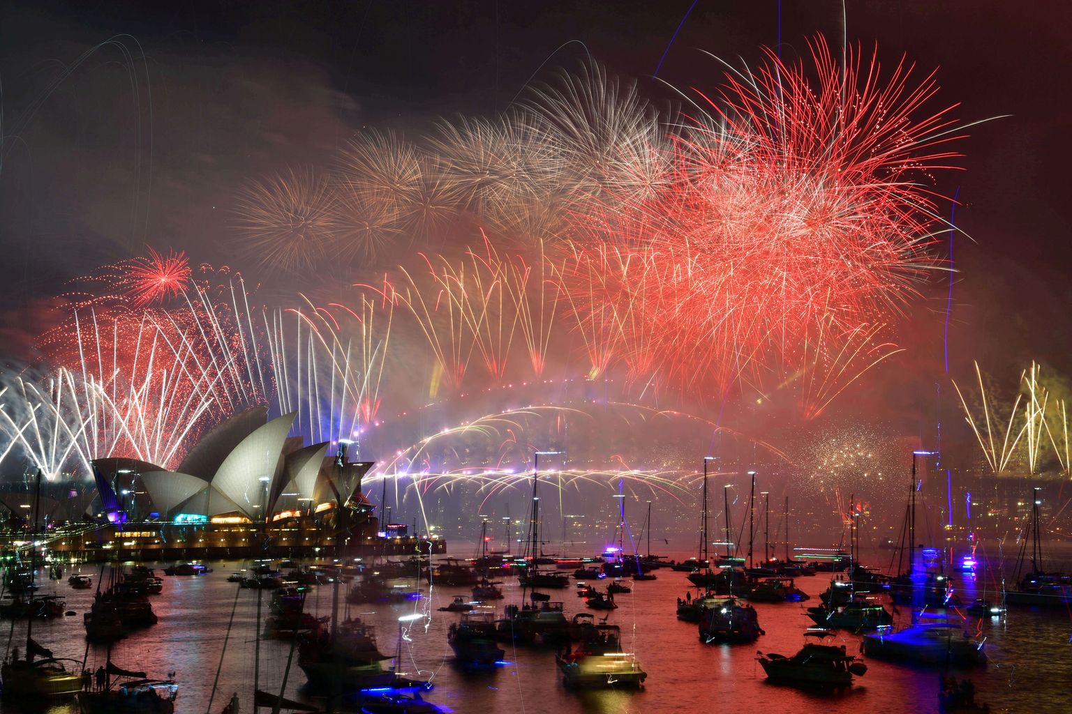 Sydney aastavahetuse ilutulestik.