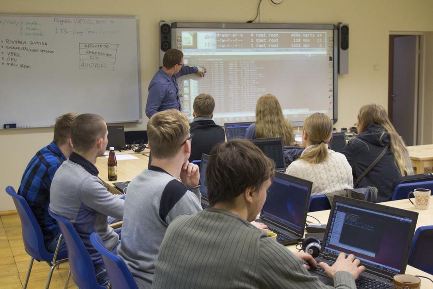 Viljandi kutseõppekeskuses kogub populaarsust tarkvara- ja arvutivõrguarendajate õpe.