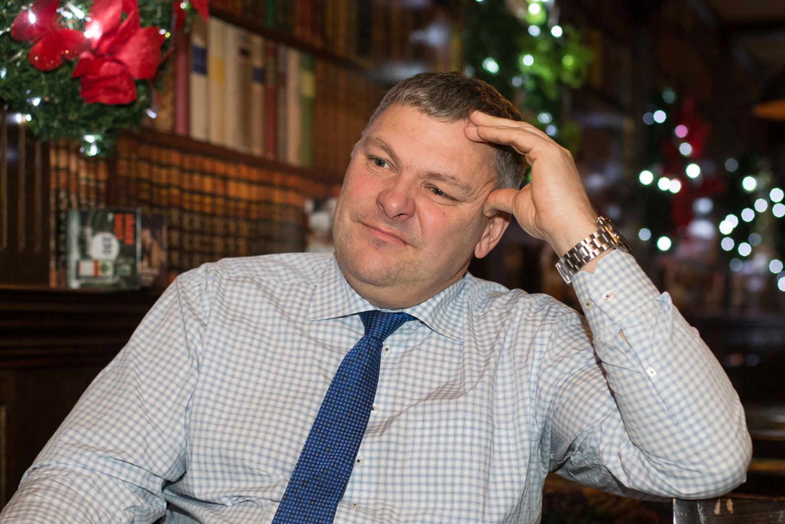 Neljas valitsuses kolmel ministrikohal olnud Marko Pomerants kirjutab raamatut "Minu ministeeriumid"; õpik algajale ministrile näeb ilmavalgust novembris.