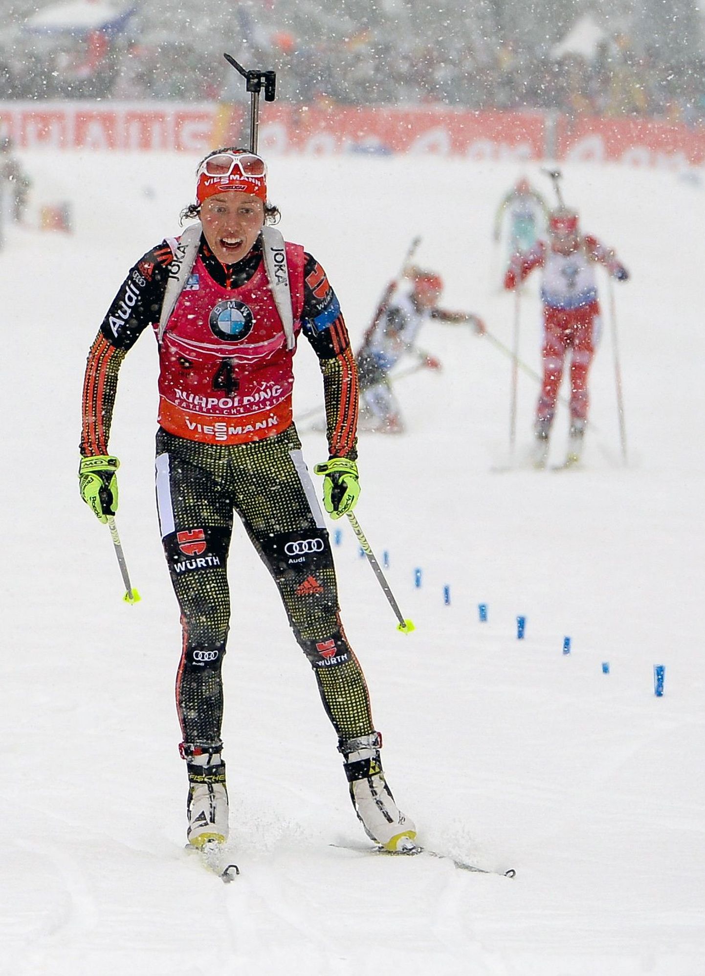 Laura Dahlmeier ei suutnud finišis Olesja Pidrušnad edestada.