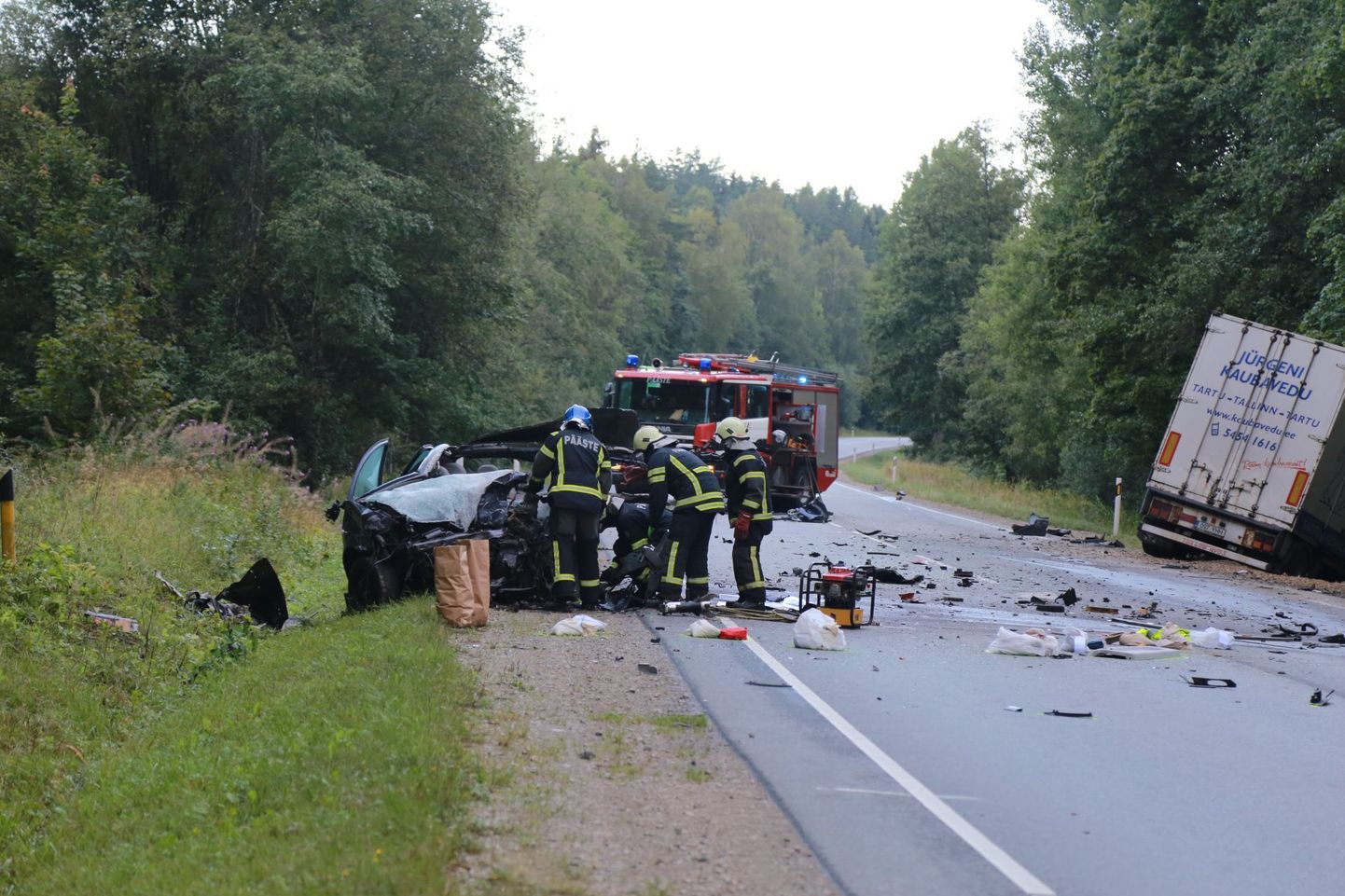Harjumaal Tallinna-Tartu maanteel põrkasid augustis kokku veoauto ja sõiduauto, mille juht hukkus sündmuskohal.