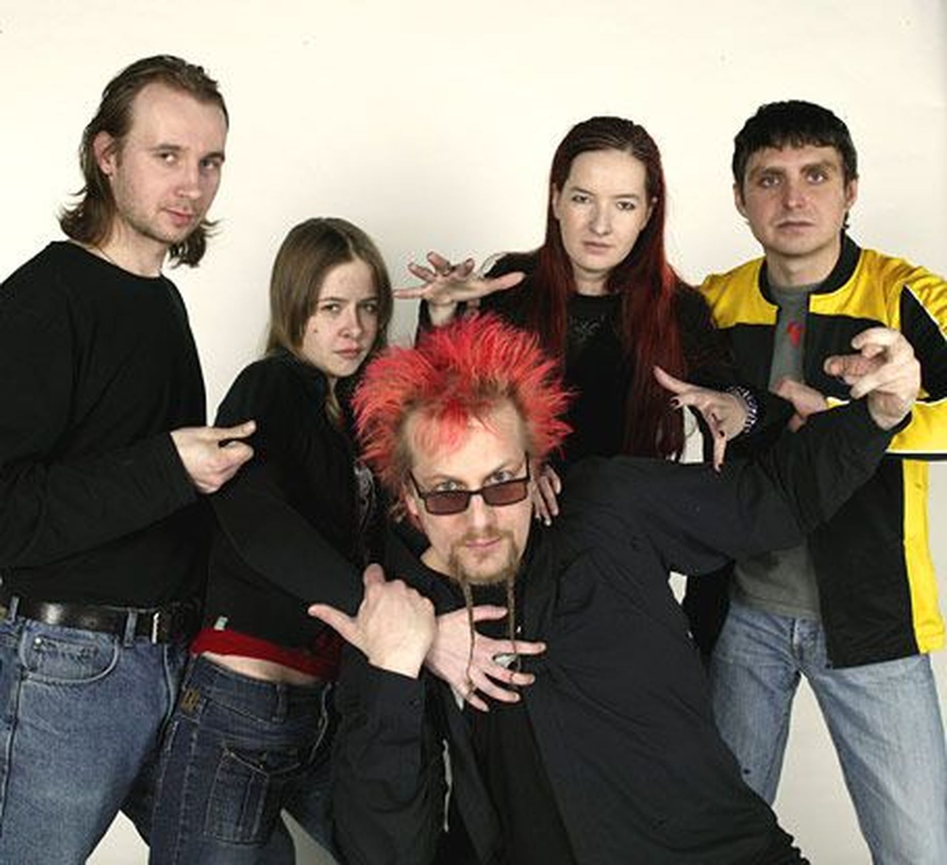 JMKE koosseis täna: vasakult Reimo Va (bass), Tirts (taustalaul), Promille Promille (laul), Andres Aru (trummid), ees Villu (laul ja kitarr).