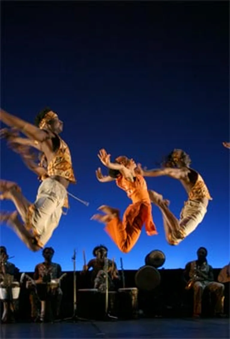 Operā afrikāņu mūsdienu deju grupas viesizrāde 
