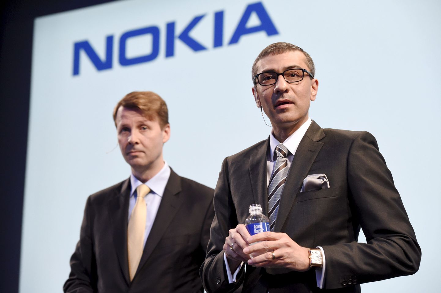 Nokia nõukogu esimees Risto Siilasmaa (V) ja tegevjuht Rajeev Suri pressikonverentsil Alcatel-Lucenti tehingut selgitamas.
