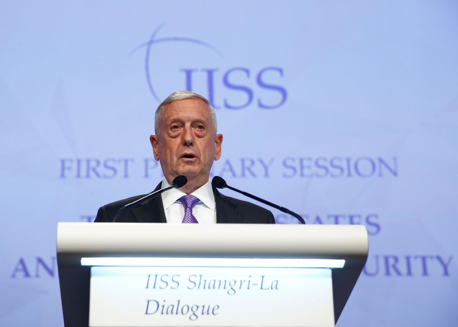 USA kaitseminister James Mattis Singapuris kõnet pidamas.