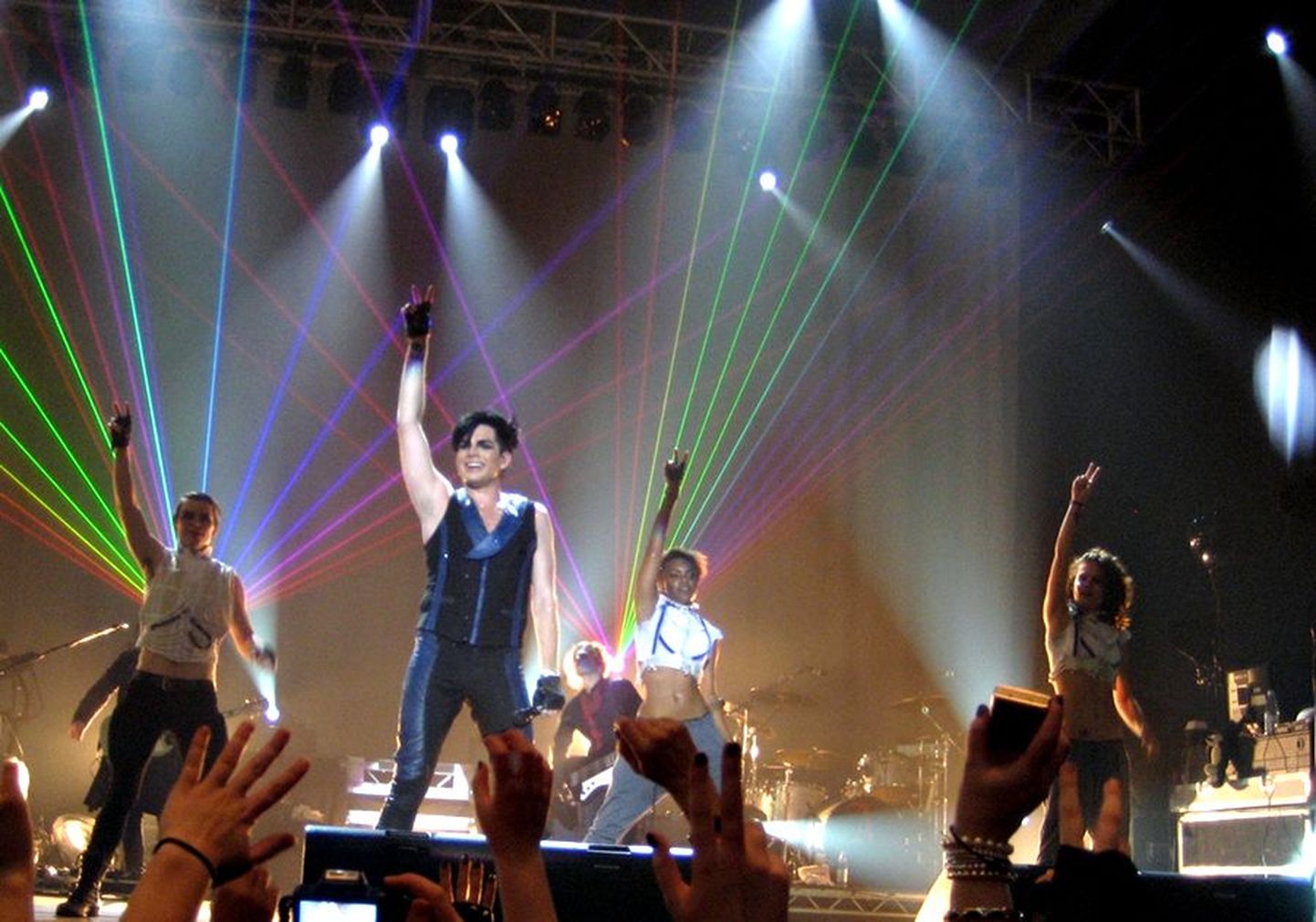 Adam Lambert esines 6. novembril Helsingis